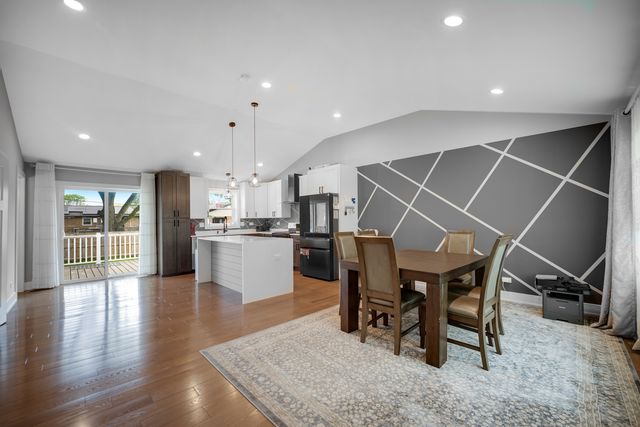 10324 S 81st Avenue, Palos Hills, IL 60465
