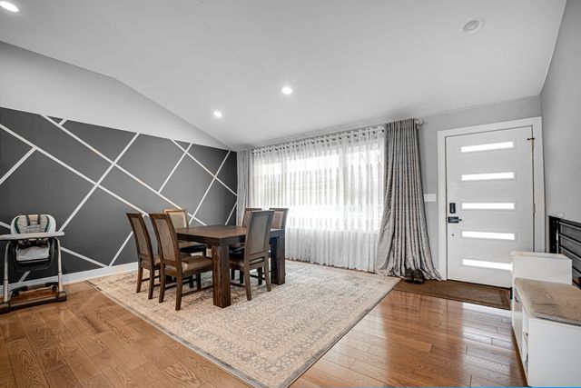 10324 S 81st Avenue, Palos Hills, IL 60465
