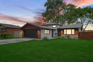 10324 S 81st Avenue, Palos Hills, IL 60465