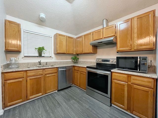 214 Shea Street, Garland, TX 75040