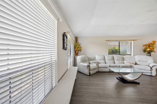 214 Shea Street, Garland, TX 75040