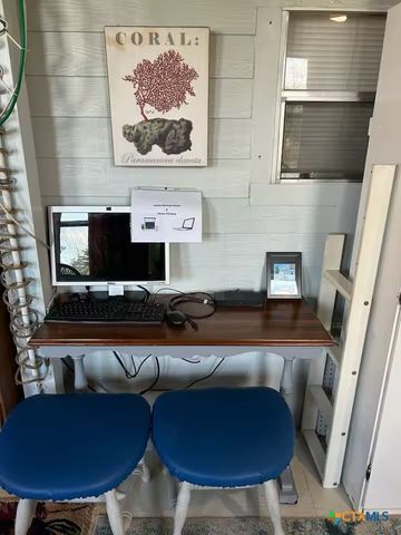 1509 W Polk Avenue, Port O'connor, TX 77982