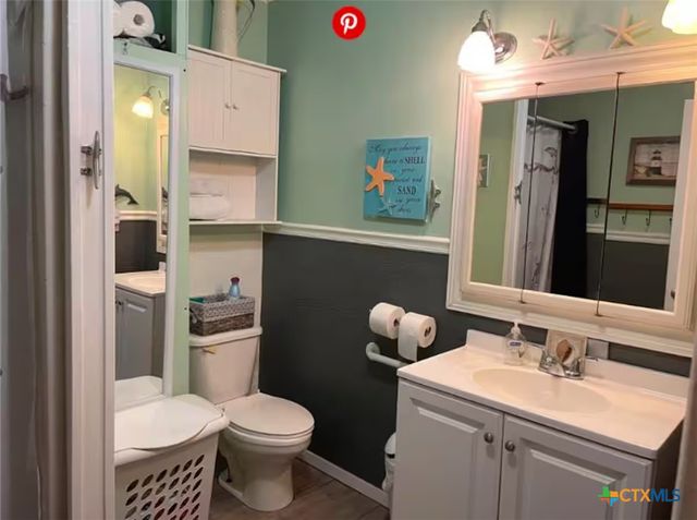 1509 W Polk Avenue, Port O'connor, TX 77982