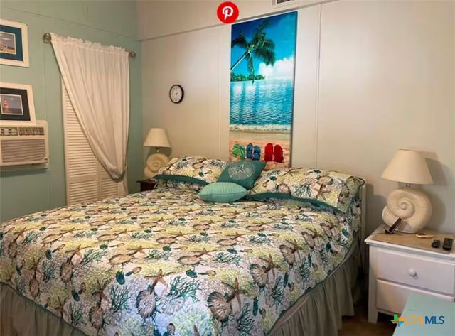 1509 W Polk Avenue, Port O'connor, TX 77982