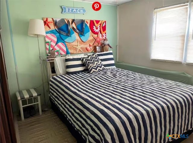 1509 W Polk Avenue, Port O'connor, TX 77982