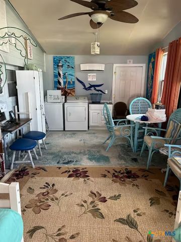 1509 W Polk Avenue, Port O'connor, TX 77982