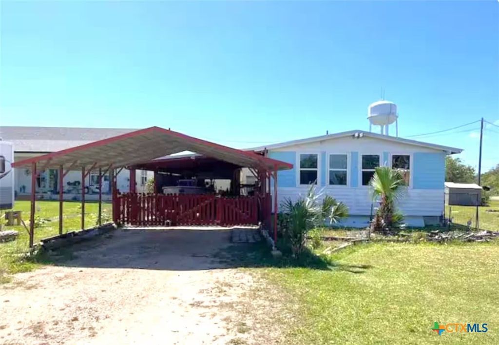 1509 W Polk Avenue, Port O'connor, TX 77982