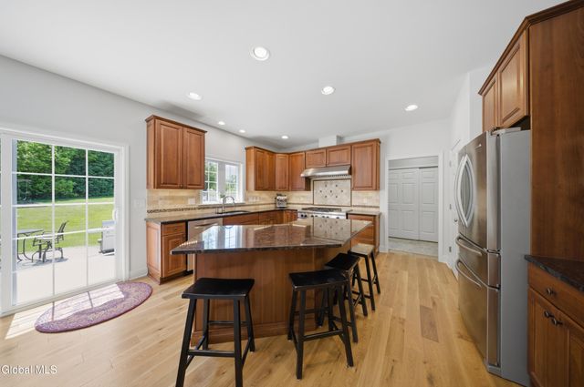 30 Walden Circle, Saratoga Springs, NY 12866