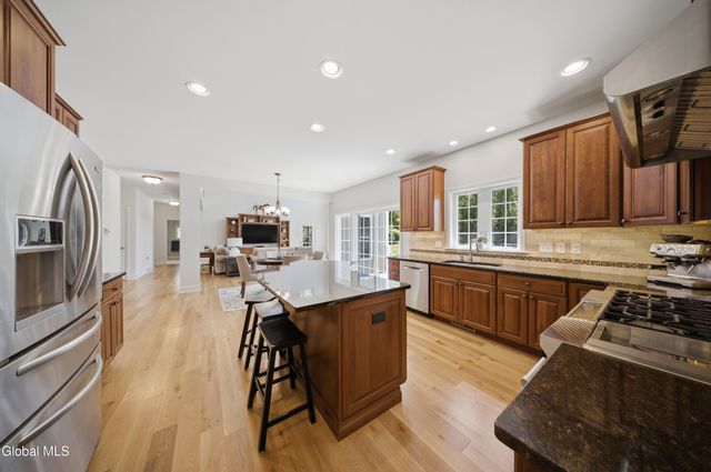 30 Walden Circle, Saratoga Springs, NY 12866