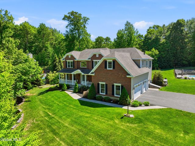 30 Walden Circle, Saratoga Springs, NY 12866