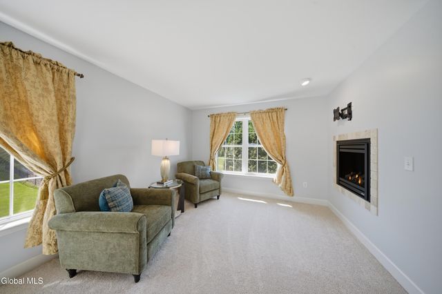 30 Walden Circle, Saratoga Springs, NY 12866