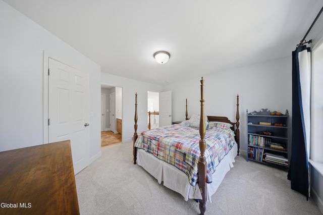 30 Walden Circle, Saratoga Springs, NY 12866