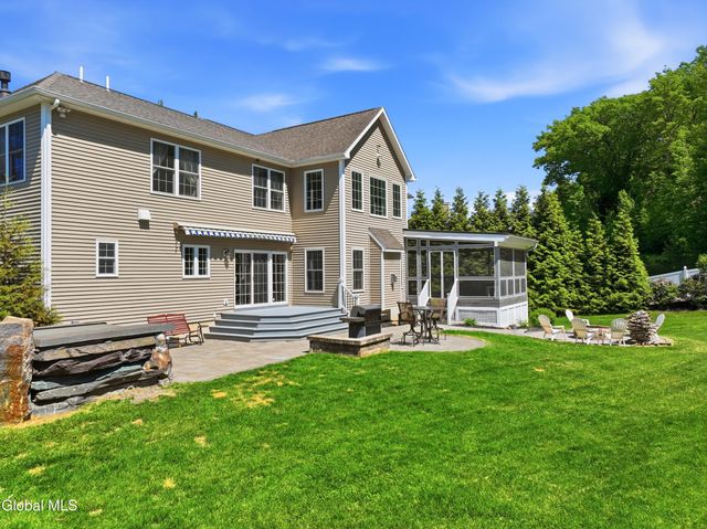 30 Walden Circle, Saratoga Springs, NY 12866