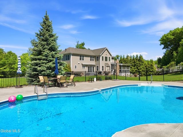 30 Walden Circle, Saratoga Springs, NY 12866
