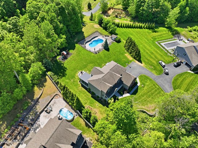 30 Walden Circle, Saratoga Springs, NY 12866
