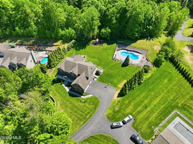 30 Walden Circle, Saratoga Springs, NY 12866
