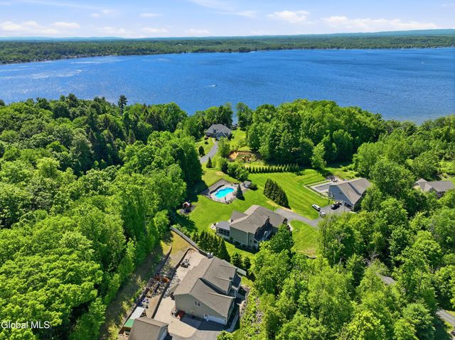 30 Walden Circle, Saratoga Springs, NY 12866