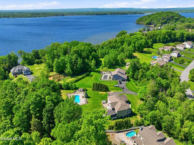 30 Walden Circle, Saratoga Springs, NY 12866