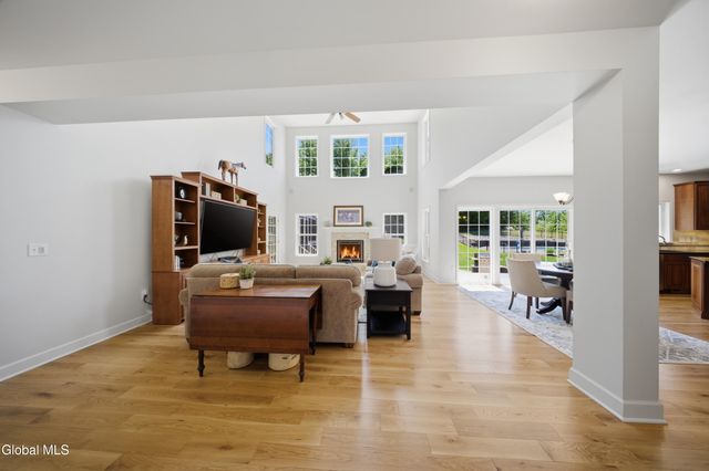 30 Walden Circle, Saratoga Springs, NY 12866