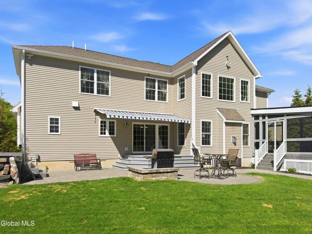 30 Walden Circle, Saratoga Springs, NY 12866