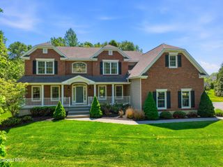 30 Walden Circle, Saratoga Springs, NY 12866