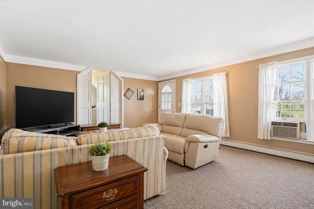 2319 FOREST GROVE RD, Furlong, PA 18925