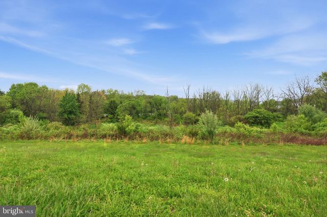 2319 FOREST GROVE RD, Furlong, PA 18925