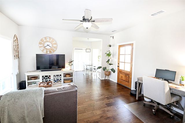 305 Main Street, Montague, TX 76251