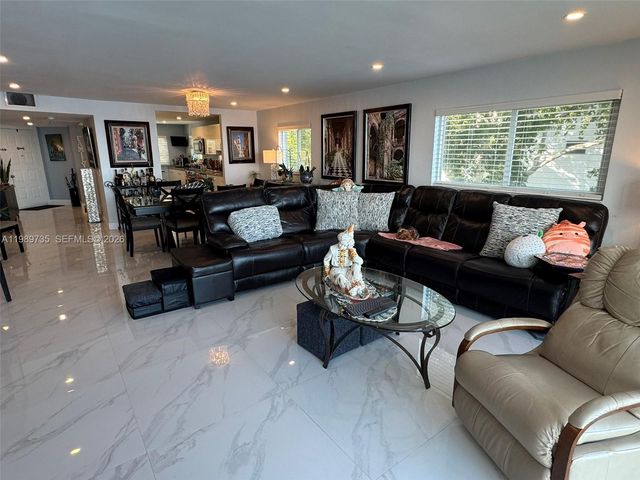 1501 SW 134th Way 301D, Pembroke Pines, FL 33027