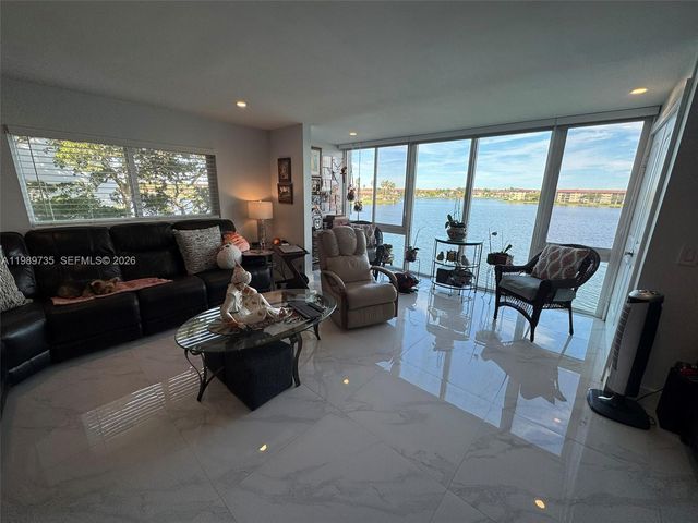 1501 SW 134th Way 301D, Pembroke Pines, FL 33027