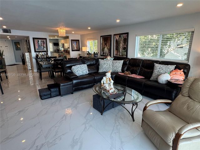 1501 SW 134th Way 301D, Pembroke Pines, FL 33027