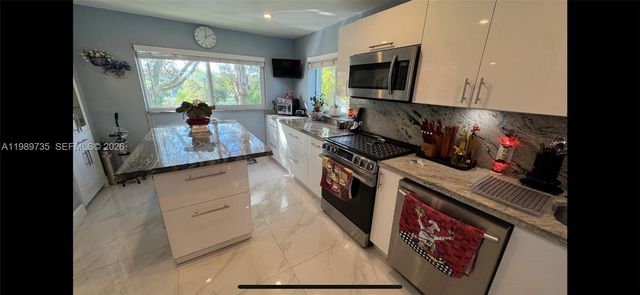 1501 SW 134th Way 301D, Pembroke Pines, FL 33027