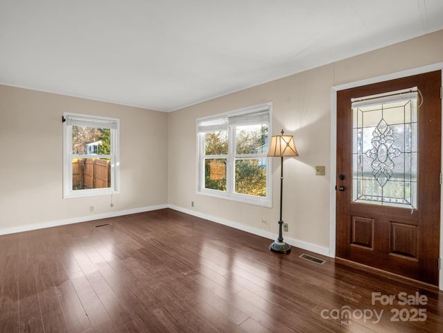 2 Red Apple Drive, Hendersonville, NC 28792