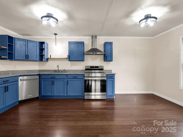 2 Red Apple Drive, Hendersonville, NC 28792