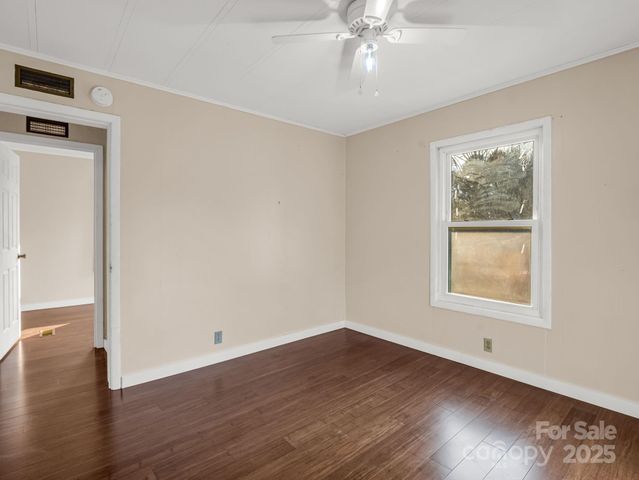 2 Red Apple Drive, Hendersonville, NC 28792