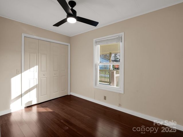 2 Red Apple Drive, Hendersonville, NC 28792