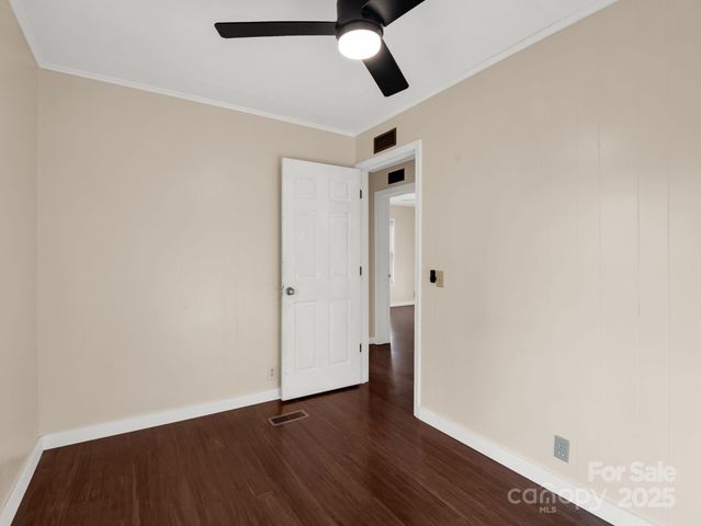 2 Red Apple Drive, Hendersonville, NC 28792