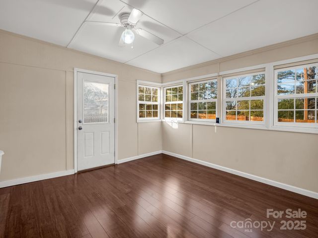 2 Red Apple Drive, Hendersonville, NC 28792