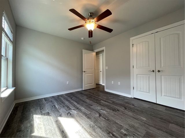 4553 W Divide Drive, Fayetteville, AR 72704