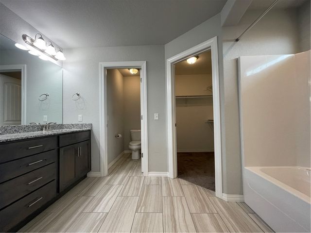 4553 W Divide Drive, Fayetteville, AR 72704