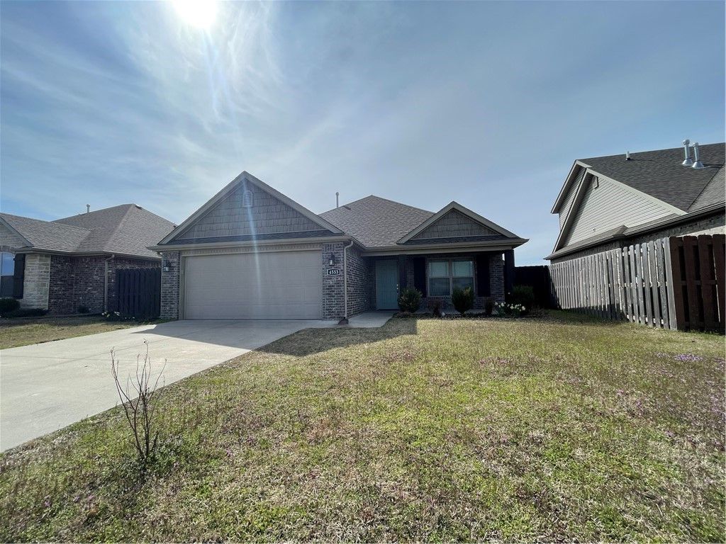 4553 W Divide Drive, Fayetteville, AR 72704
