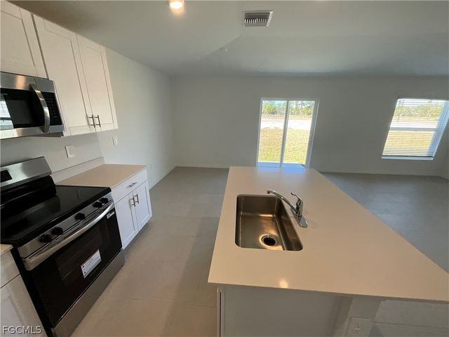 17236 Cantu CT, North Fort Myers, FL 33917