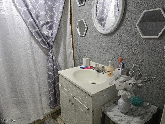 3393 W 99th Street, Cleveland, OH 44102