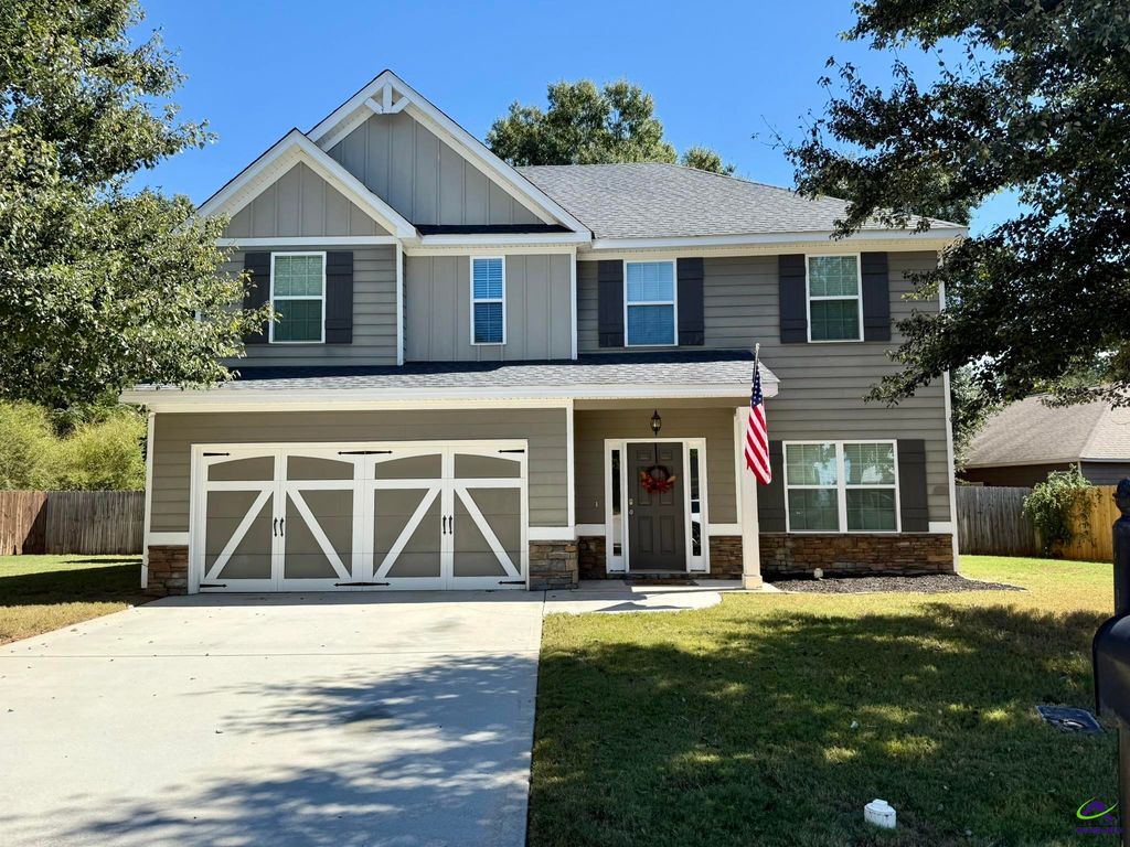 102 Wayland Circle, Perry, GA 31069