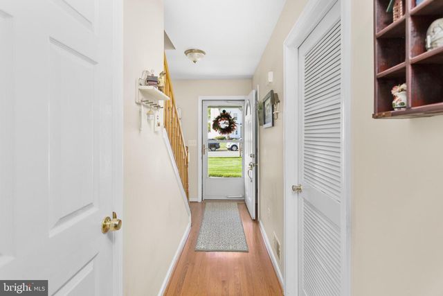 18 DEWBERRY DR, Mount Holly, NJ 08060