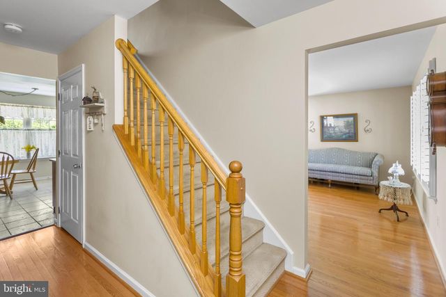 18 DEWBERRY DR, Mount Holly, NJ 08060