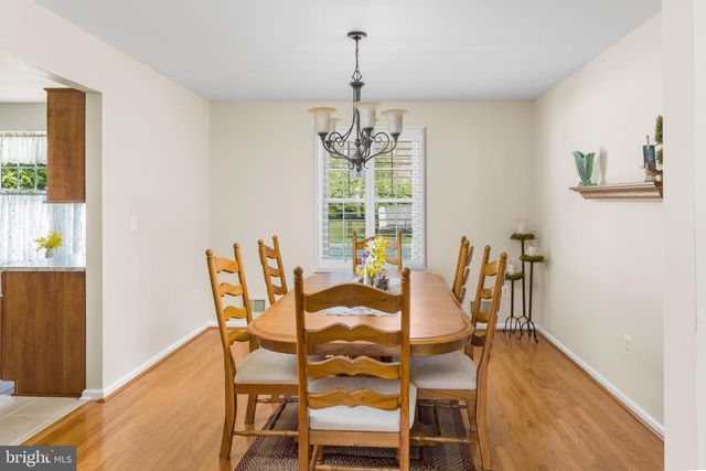 18 DEWBERRY DR, Mount Holly, NJ 08060