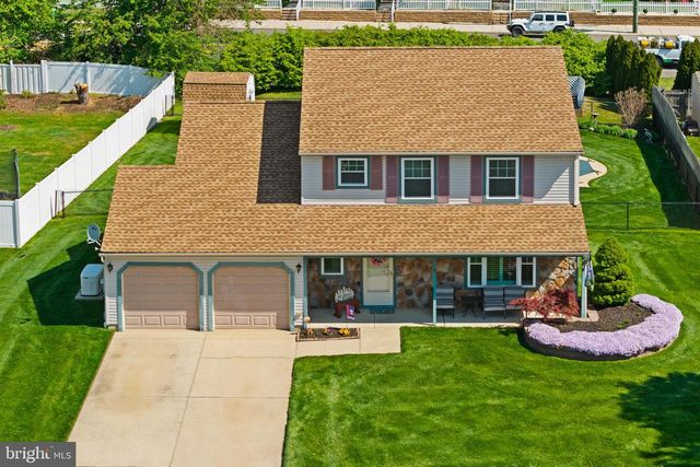 18 DEWBERRY DR, Mount Holly, NJ 08060
