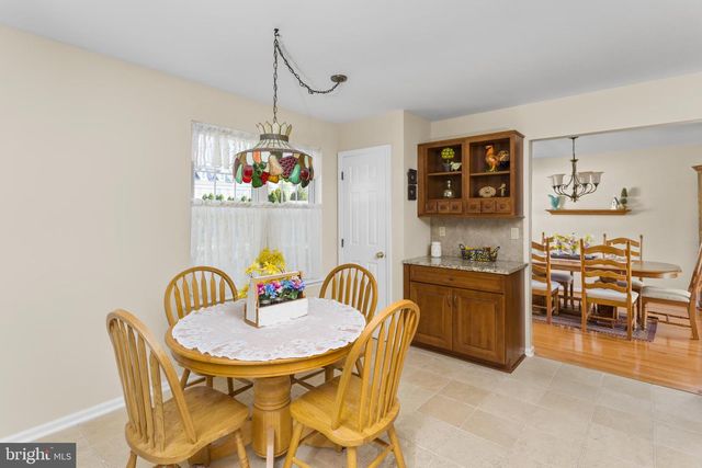 18 DEWBERRY DR, Mount Holly, NJ 08060
