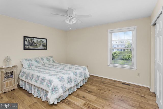 18 DEWBERRY DR, Mount Holly, NJ 08060